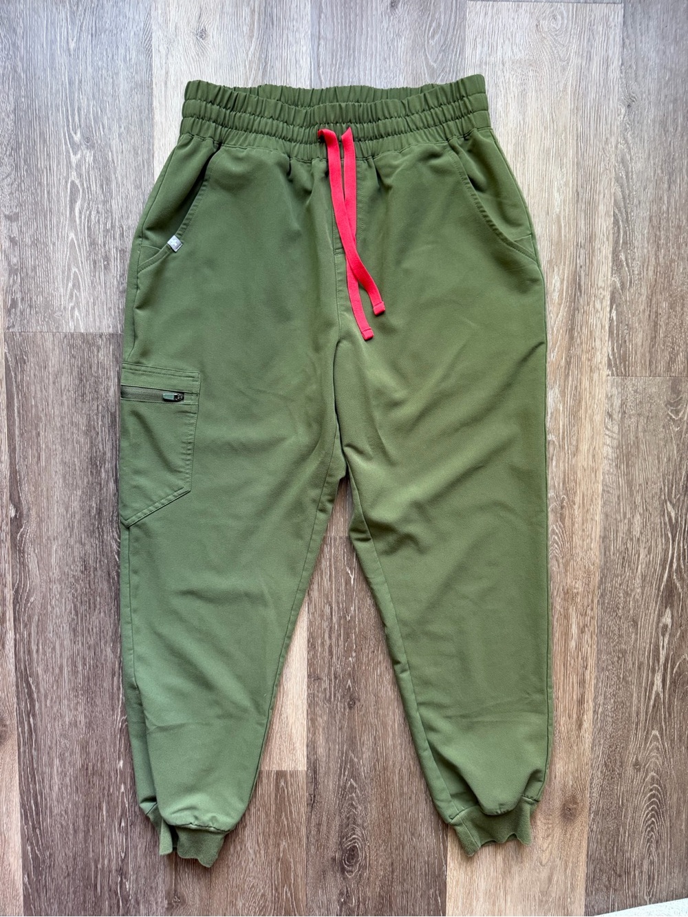 FIGS Zamora High-Waisted Medium Petite Jogger Scrub Pants in Dark Olive